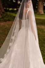Load image into Gallery viewer, Elisora Veil | Milla Nvoa