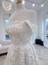 Load image into Gallery viewer, Azalea | Dream Bridal