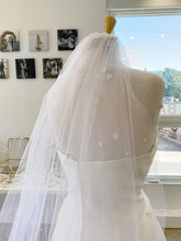Load image into Gallery viewer, Violet Veil | Dream Bridal