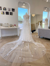 Load image into Gallery viewer, Lily Veil | Dreams Bridal