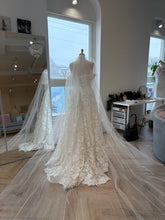 Load image into Gallery viewer, Simple Veil | Dream Bridal