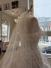 Load image into Gallery viewer, Simple Veil | Dream Bridal