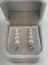 Load image into Gallery viewer, Gioa Earrings