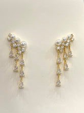 Load image into Gallery viewer, Huda Earrings