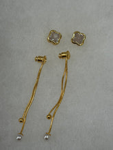 Load image into Gallery viewer, Clover Earrings