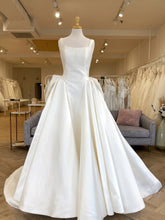 Load image into Gallery viewer, Lotus | Dream Bridal