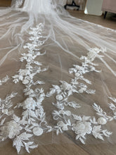 Load image into Gallery viewer, Magnolia Veil | Dreams Bridal