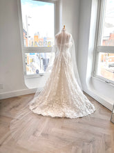 Load image into Gallery viewer, Jasmine Veil | Dream Bridal