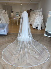 Load image into Gallery viewer, Fawn Veil | Dream Bridal