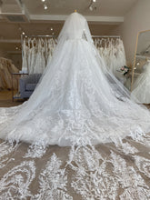 Load image into Gallery viewer, Larkspur Veil | Dream Bridal