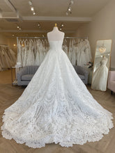 Load image into Gallery viewer, Freesia | Dream Bridal