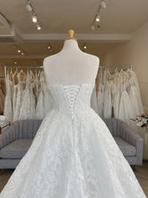Load image into Gallery viewer, Freesia | Dream Bridal