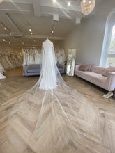 Load image into Gallery viewer, Snowdrop Veil | Dream Bridal