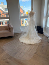 Load image into Gallery viewer, Classic Veil | Dream Bridal - Available different lengths