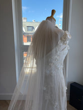 Load image into Gallery viewer, Classic Veil | Dream Bridal - Available different lengths
