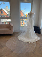 Load image into Gallery viewer, Classic Veil | Dream Bridal - Available different lengths