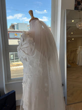 Load image into Gallery viewer, Classic Veil | Dream Bridal - Available different lengths