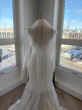 Load image into Gallery viewer, Classic Veil | Dream Bridal - Available different lengths