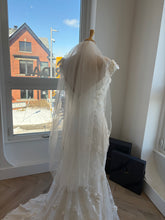 Load image into Gallery viewer, Classic Veil | Dream Bridal - Available different lengths