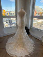 Load image into Gallery viewer, Classic Veil | Dream Bridal - Available different lengths
