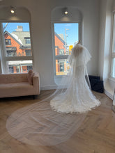 Load image into Gallery viewer, Traditional Veil | Dream Bridal - Available different lengths