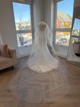 Load image into Gallery viewer, Traditional Veil | Dream Bridal - Available different lengths