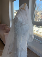 Load image into Gallery viewer, Traditional Veil | Dream Bridal - Available different lengths