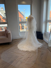 Load image into Gallery viewer, Traditional Veil | Dream Bridal - Available different lengths