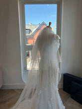 Load image into Gallery viewer, Traditional Veil | Dream Bridal - Available different lengths
