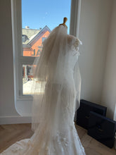 Load image into Gallery viewer, Traditional Veil | Dream Bridal - Available different lengths