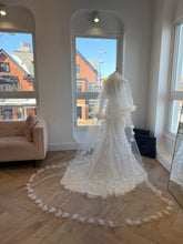 Load image into Gallery viewer, Willow Veil | Dream Bridal