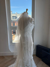 Load image into Gallery viewer, Blossom Veil | Dream Bridal - Available in different lengths
