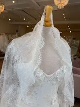 Load image into Gallery viewer, Briar Veil | Dream Bridal