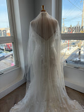 Load image into Gallery viewer, Heather Veil | Dream Bridal
