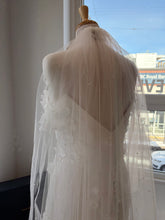Load image into Gallery viewer, Heather Veil | Dream Bridal