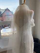 Load image into Gallery viewer, Bluebell Veil | Dream Bridal