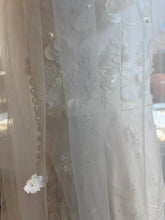 Load image into Gallery viewer, Bluebell Veil | Dream Bridal