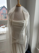 Load image into Gallery viewer, Fawn Veil | Dream Bridal