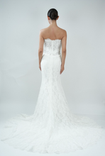 Load image into Gallery viewer, Buttercup | Dream Bridal