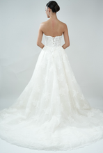 Load image into Gallery viewer, Primrose | Dream Bridal