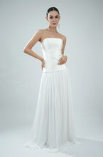 Load image into Gallery viewer, Poeny | Dream Bridal