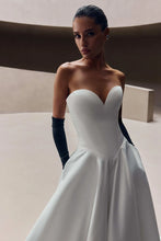 Load image into Gallery viewer, Avalora | Milla Nova