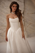 Load image into Gallery viewer, Jackie | Milla Nova