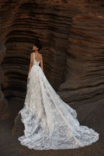 Load image into Gallery viewer, Theodora | Milla Nova