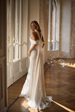 Load image into Gallery viewer, Orlena Scarf | Milla Nova