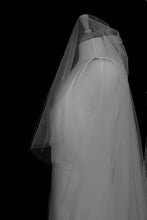 Load image into Gallery viewer, Liz Martinez | Cathedral Veil with Blusher